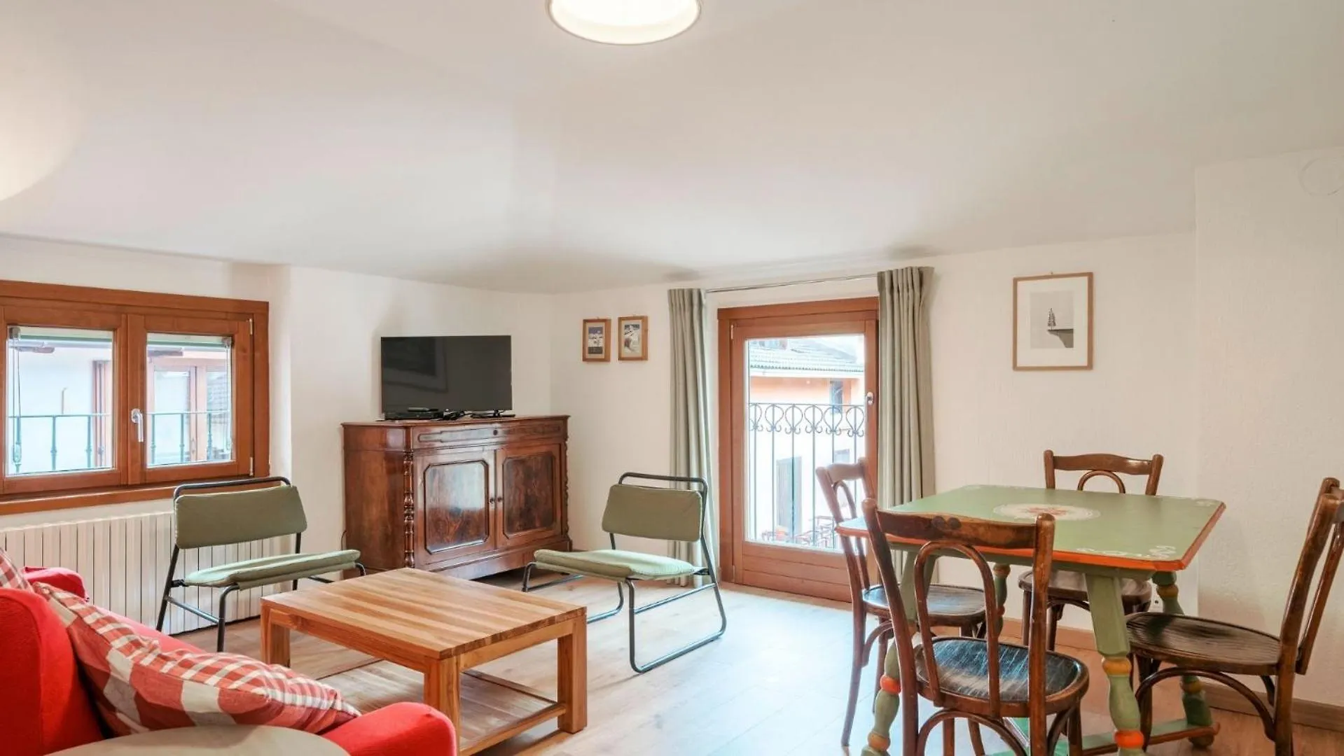 Square Apartment Ponte Di Legno