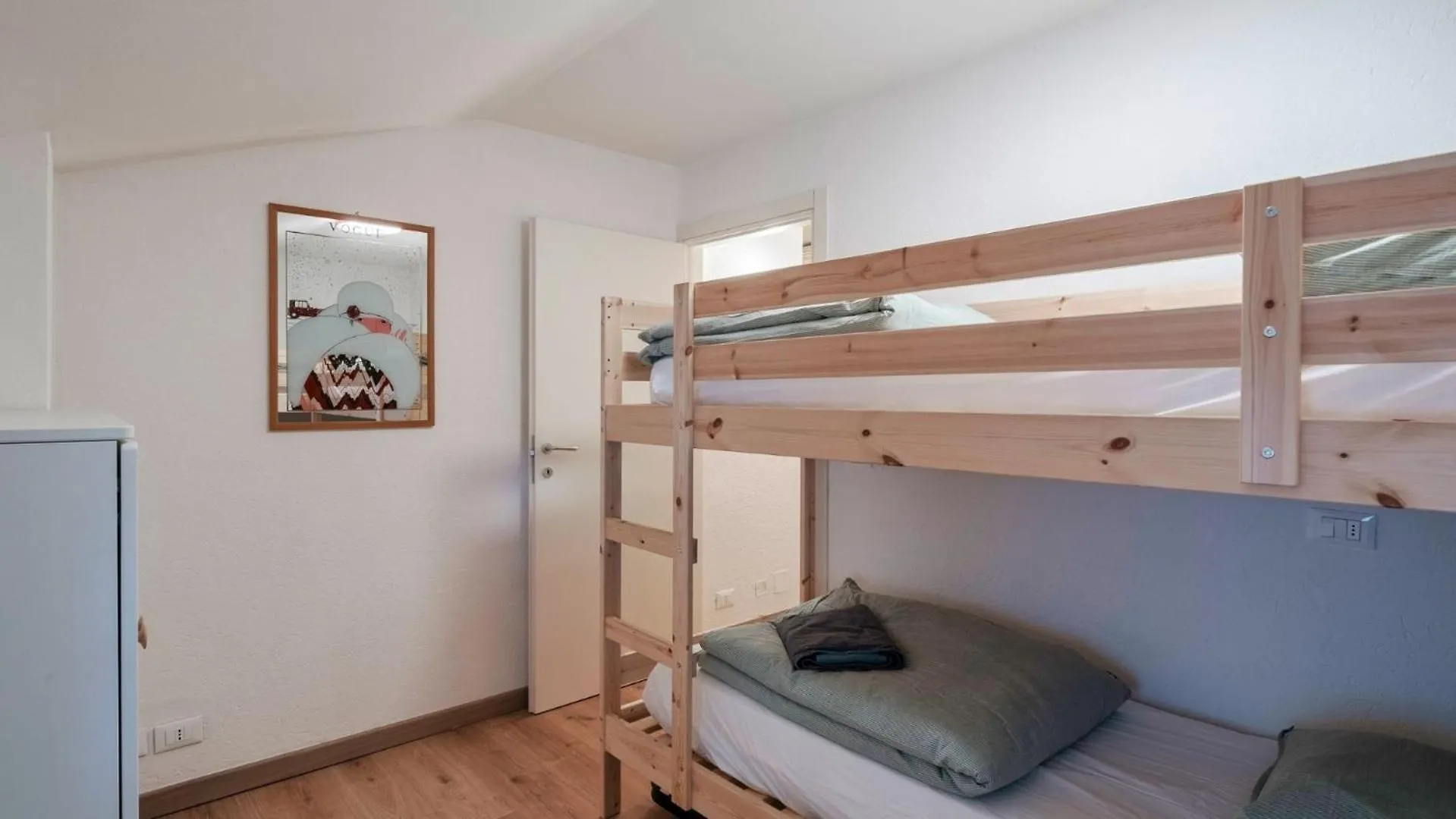 Square Apartment Ponte Di Legno Italien