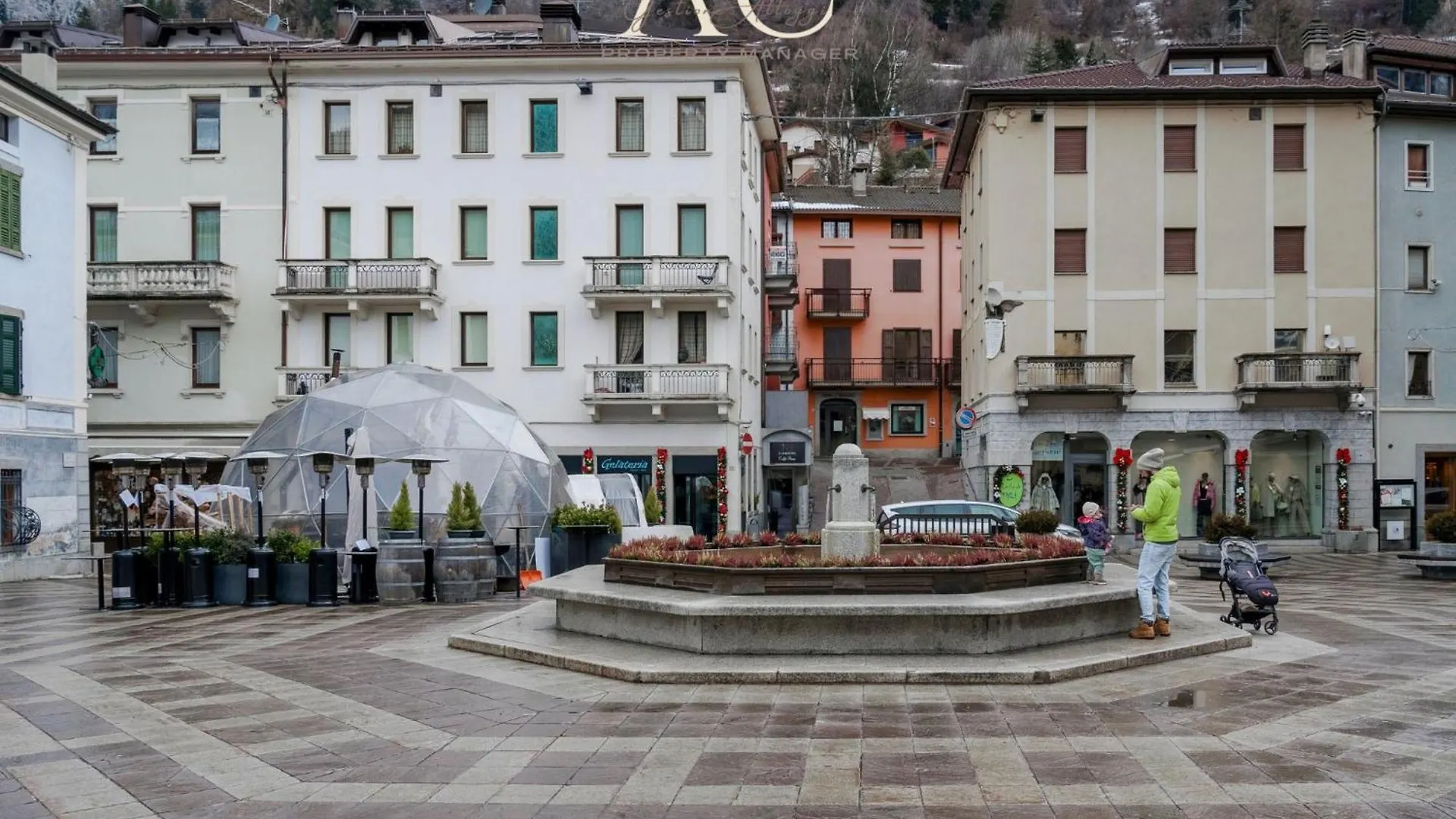 Square Apartment Ponte Di Legno Italy